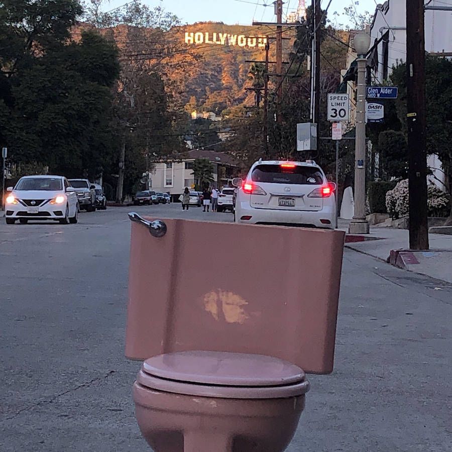 Pic Toilet Hollywood Sign